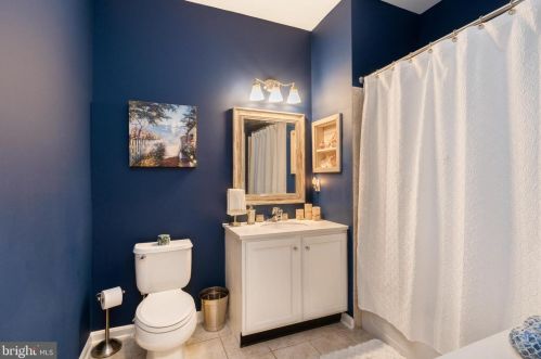 3 Falcon Ct, Trenton NJ 08690-2466 exterior