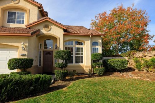 3987 Sterling Oaks Dr, Turlock CA 95382-8802 exterior