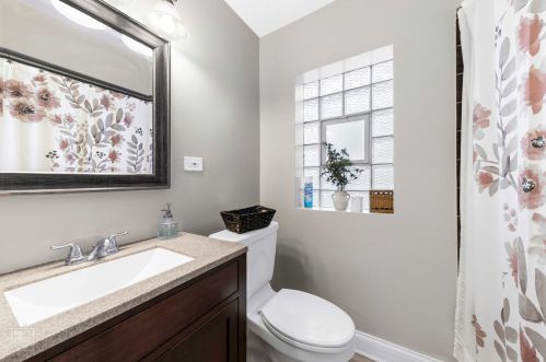 3912 59 Pl, Chicago IL 60629-4522 exterior