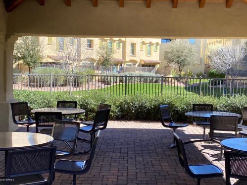 7084 Ivanhoe St, Chandler AZ 85226-0804 exterior