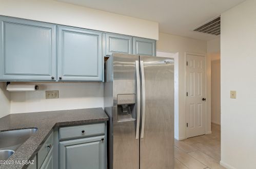 4801 Red Wolf Dr, Tucson AZ  85742-8825 exterior