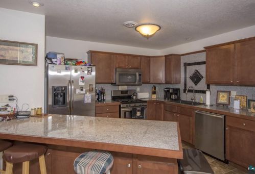 1202 101 Ave, Duluth MN 55808-1803 exterior