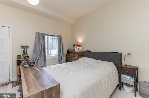 206 S St, Washington DC  20002-1571 exterior