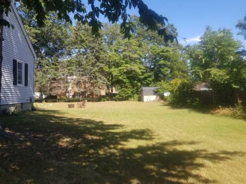 3308 Maple Grove Rd, Meskegon MI 49441-4138 exterior