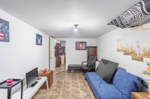 10204 Indiana Ave, Chicago IL 60827-1214 exterior