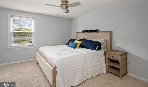 717 Snowdon Ln, Glen Burnie MD 21061-4824 exterior