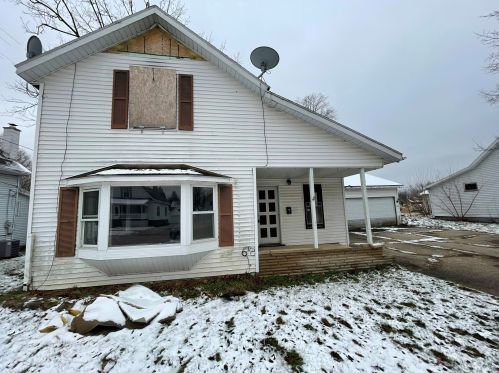 407 Spruce St, Dowagiac MI 49047-1034 exterior