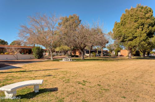 424 Paseo Aguila, Green Valley AZ 85614-0927 exterior