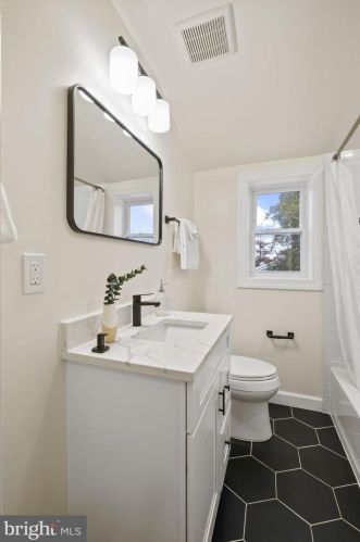 4330 Texas Ave, Washington DC  20019-4260 exterior