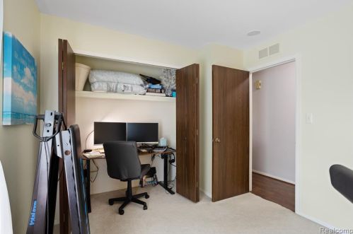 2149 Park Pl Dr, Walled Lake MI 48390-2555 exterior