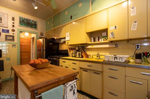 829 Catharine St, Philadelphia PA 19147-2716 exterior