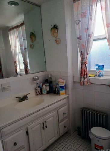 2739 Holland Ave, Bronx NY 10467-8304 exterior