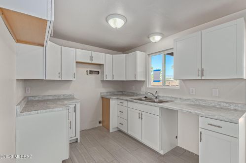 7227 Bellingham Dr, Tucson AZ  85730-3305 exterior