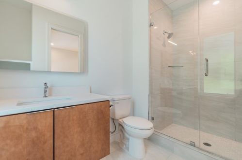 503 Davis Blvd, Tampa FL 33606-4012 exterior