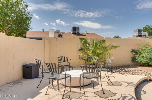 7590 Ln Cienega Dr, Tucson AZ 85712-1423 exterior