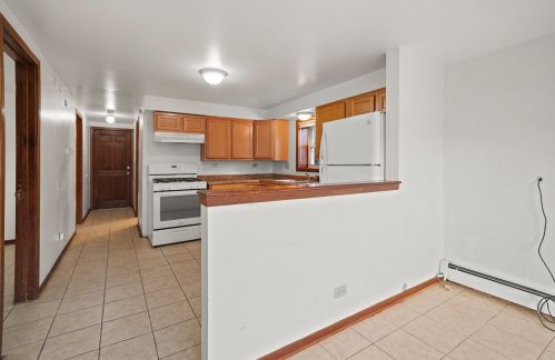 832 17 Ave, Broadview IL 60153-1856 exterior