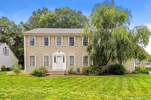 200 Picket Ln, Windsor, CT 06095-4758