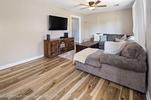 626 Berkeley Ave, Berkeley Township NJ 08721-3703 exterior