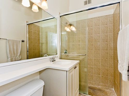 65 Cedar St, Chicago IL  60611-1164 exterior