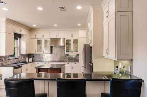 6480 Marbella Dr, Naples FL 34105-5040 exterior