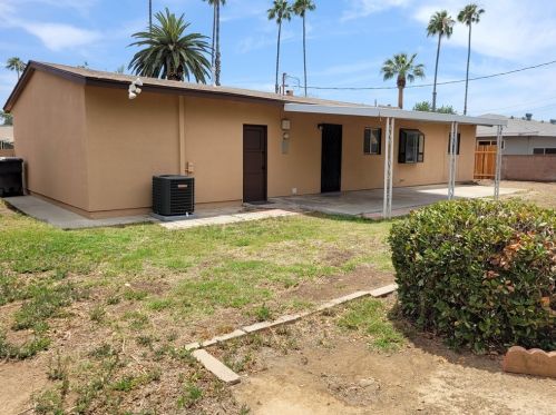 8923 Conway Dr, Riverside CA 92503-2171 exterior