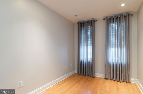 2639 Hicks St, Philadelphia PA 19145-4621 exterior