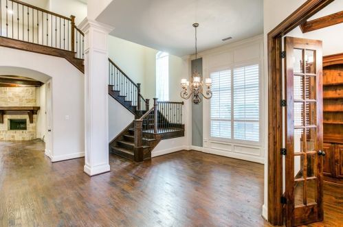 652 Clearwater Dr, Irving TX  75039-3652 exterior