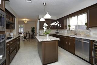 806 Daria Dr, Houston TX  77079-5020 exterior