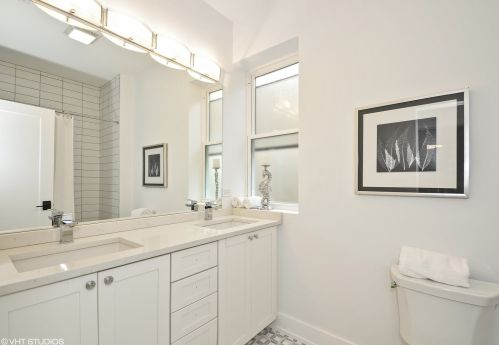 2317 Addison St, Chicago IL 60618-6042 exterior