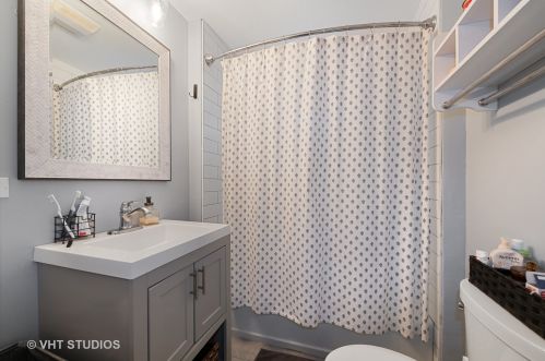 3420 Claremont Ave, Chicago IL 60608-6014 exterior