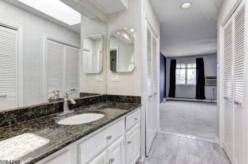 4 Victory Ct, Dover NJ 07801-5563 exterior