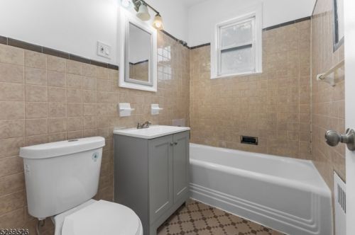 121 Midland Pl, Newark NJ  07106-3353 exterior