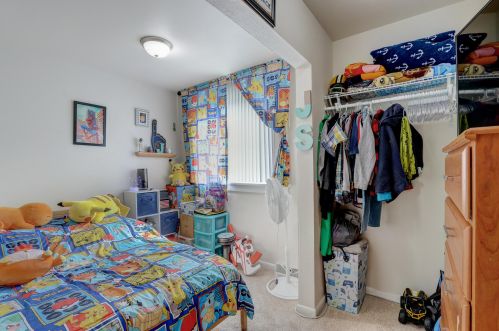 2015 94, Milwaukee WI 53227-1403 exterior