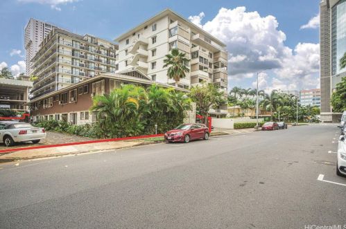 423 Kaiolu St, Honolulu HI  96815-2267 exterior