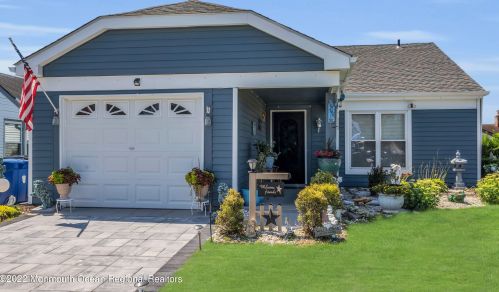 43 Gladstone Ave, Lakehurst NJ 08759-6625 exterior