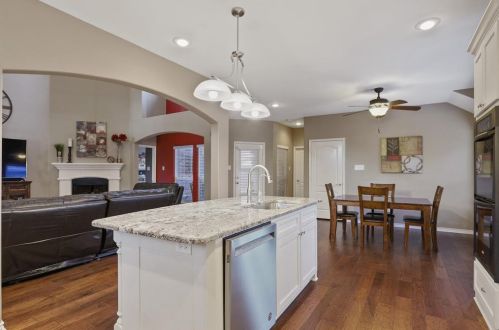 13338 4 Willows Dr, Frisco TX 75035-0043 exterior