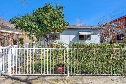 696 17th St, San Jose, CA 95112-3028