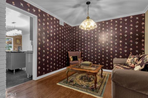 8051 14 Ave, Phoenix AZ 85023-2585 exterior