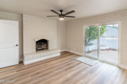 1214 Desert Cove Ave, Phoenix AZ  85020-1108 exterior