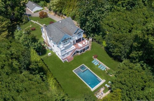 5 Mansfield Pl, Westport CT  06880-5045 exterior