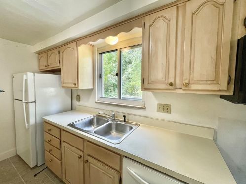 664 Crystal Dr, Pittsburgh PA 15228-2567 exterior