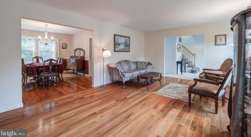 7808 Braemar Way, Springfield VA  22153-2901 exterior