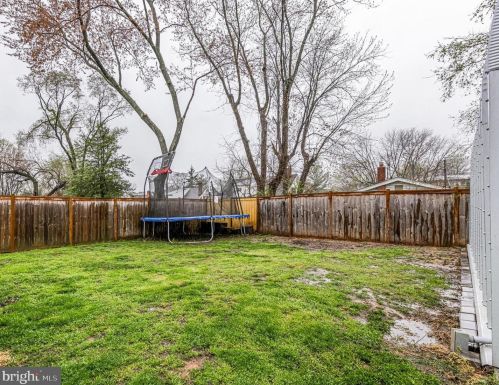 116 Gladden St, Alexandria VA 22304-2402 exterior