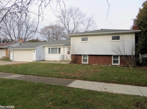 219 Butler St, Bad Axe, MI 48413-1006