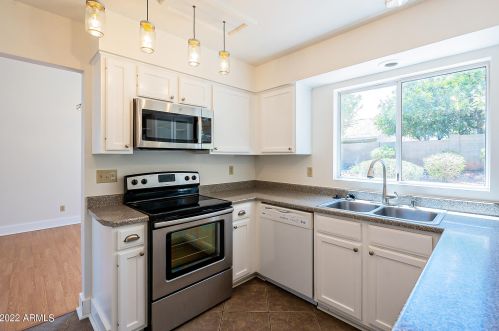 12226 45th St, Phoenix AZ 85050-8561 exterior