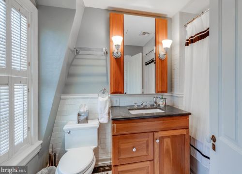 2101 Delancey St, Philadelphia PA 19103-6408 exterior