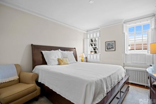 25 Palmer Sq, Princeton NJ 08542-3723 exterior