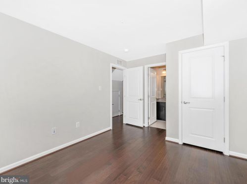 22213 Broadway Ave, Clarksburg MD 20871-3430 exterior