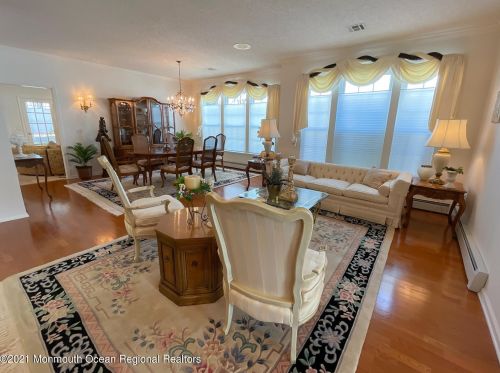 26 Symphony Ave, Berkeley Township NJ 08721-1956 exterior