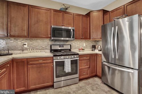 296 Friendly Dr, Hanover PA 17331 exterior